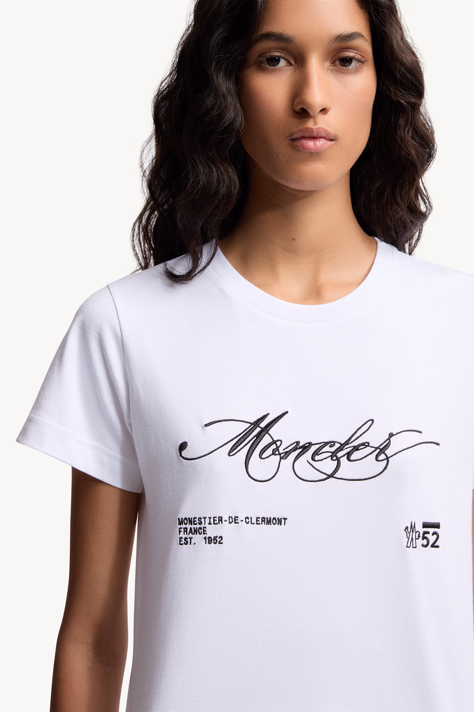 Embroidered Cursive Logo Cotton T-Shirt Women White Moncler 6